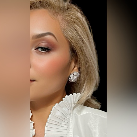 MONET Vintage 60s Cordelia Leroy Miozzi Textured Silver Tone Clip On Earrings - Picture 3 of 11